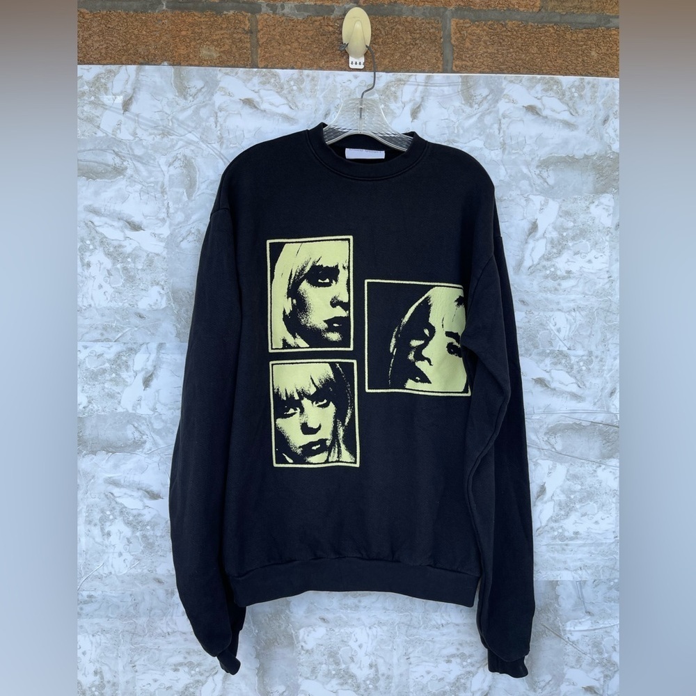 Billie Eilish Happier Than Ever World Tour 2022 Sweatshirt  Black Authentic S